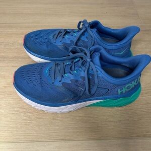 Hoka Arahi 5 Running Shoes